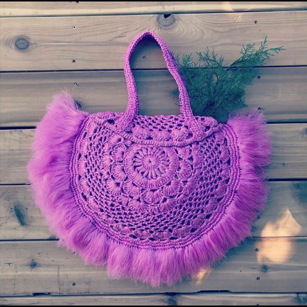 Bohemian round crochet bag